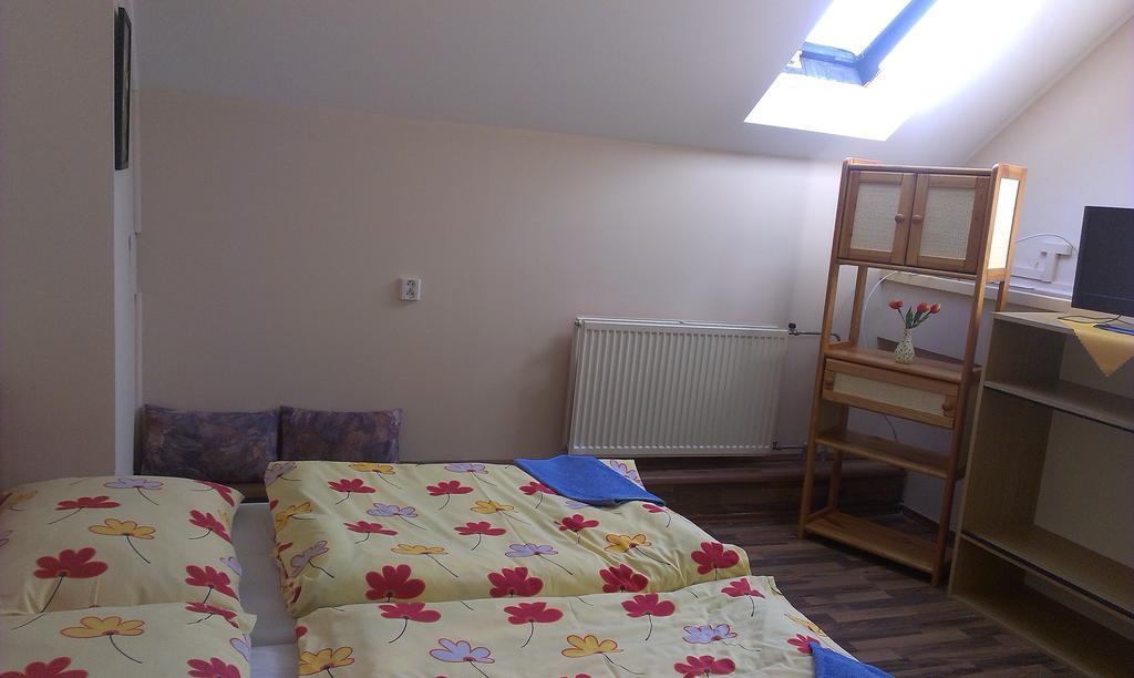 Penzion Marina Pri Slovenskej Restauracii Brezno Room photo