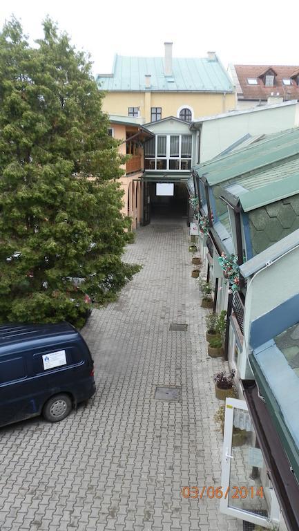 Penzion Marina Pri Slovenskej Restauracii Brezno Room photo